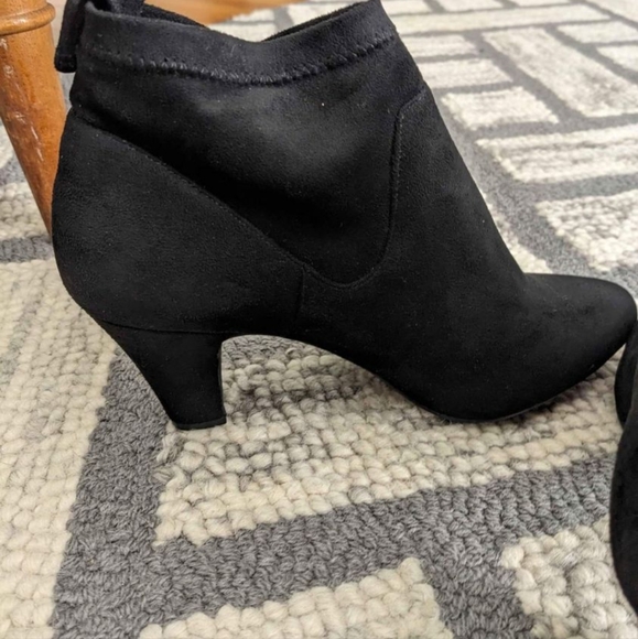 BCBG booties size 10 Style is BG-Delilah - Picture 3 of 6